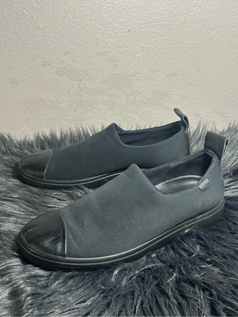 ECCO Womens Soft 7 GTX Gore Tex Slip On Walking Casual Shoes Black Gray Size 38